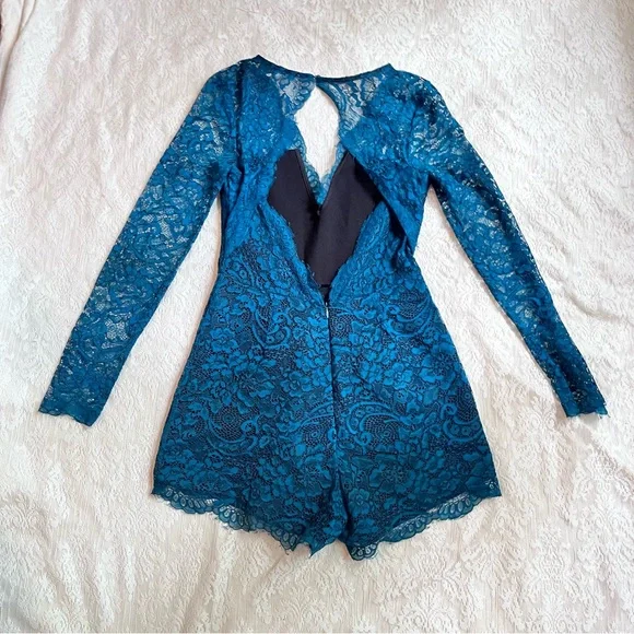 Lovers + Friends love sleeve lace open back romper - Picture 11 of 13